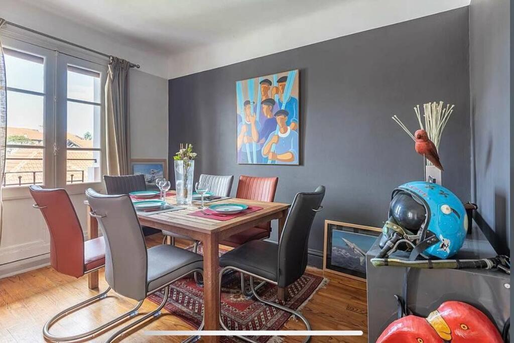 Exceptionnel 3 Pieces Art Deco En Dernier Etage Avec Garage Prive Centre Biarritz Appartement Buitenkant foto